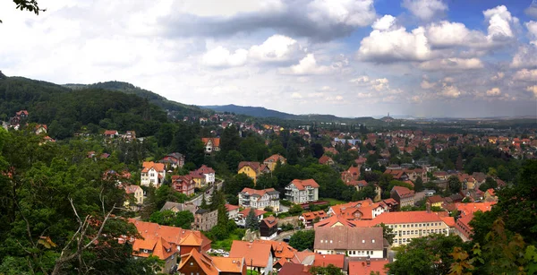 Красивый Вид Маленький Городок Бланкенбург Германия Горы Гарц Крышами — стоковое фото