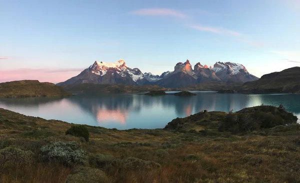 Wschód Słońca Parku Narodowym Lago Pehoe Torres Del Paine Patagonia — Zdjęcie stockowe