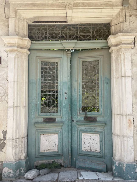 Eski Bir Klasik Kapının Dikey Görüntüsü — Stok fotoğraf