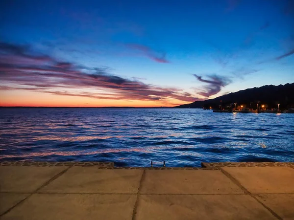 Eine Wunderschöne Meereslandschaft Bei Sonnenuntergang — Stockfoto