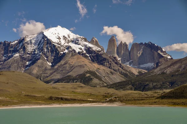 Beroemde Torres Del Paine Aan Rechterkant Cerro Almirante Nieto Aan — Stockfoto