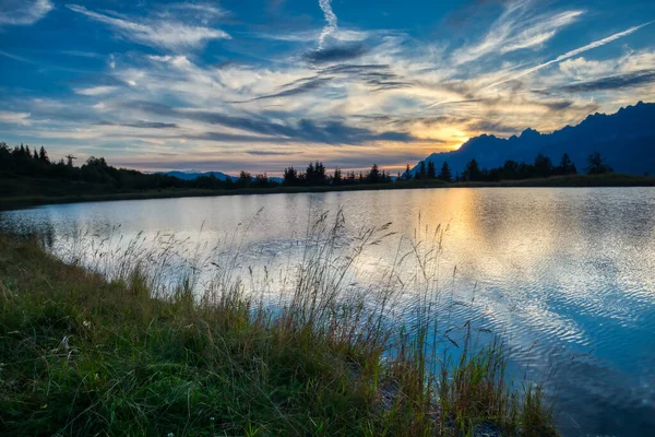 Amazing View Sunrise Lake Sun Rising Mountains — Stock Photo, Image