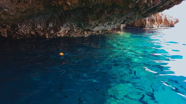 Pintoresco Plano Del Agua Turquesa Del Mar Palaiokastritsa Grecia —  Fotos de Stock