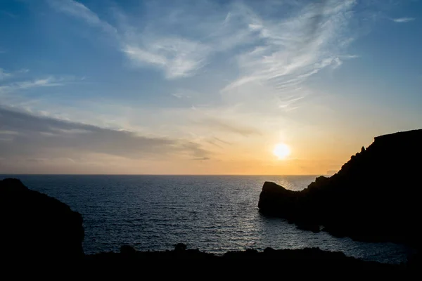 Atardecer Hermoso Día Primavera Visto Desde Bahía Ancla Mellieha Malta —  Fotos de Stock