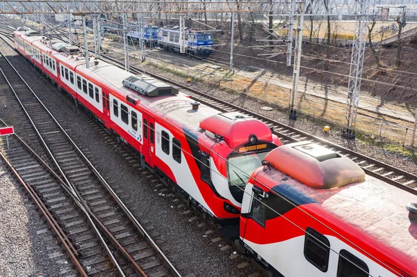 Poznan Polônia Mar 2018 Trem Elétrico Vermelho Branco Centro Cidade — Fotografia de Stock