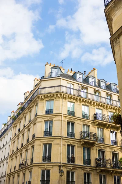 Ein Schönes Gebäude Paris Frankreich Einem Sonnigen Tag — Stockfoto