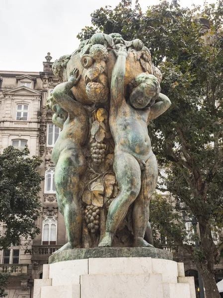 Colpo Verticale Una Statua Oporto Portogallo — Foto Stock