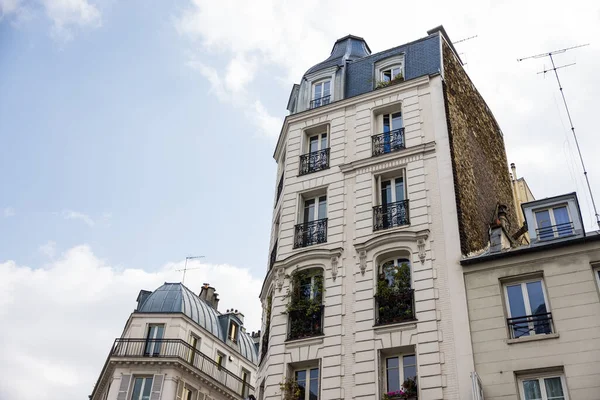 Ιστορικά Κτίρια Του Παρισιού Γαλλία Μια Ηλιόλουστη Μέρα — Φωτογραφία Αρχείου