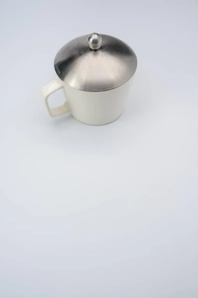 Closeup Shot White Mug Lid White Background Copy Space — Stock Photo, Image