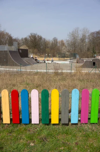 Poznan Poland Ápr 2016 Színes Kerítés Füves Területen Parkban Poznan — Stock Fotó