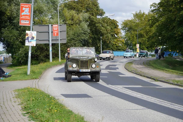 Ribnitz Damgarten Deutschland August 2021 Ein Großer Militär Lkw Fährt — Stockfoto