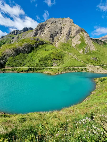 Schöne Aufnahme Eines Von Bergen Umgebenen Sees Val Formazza Italien — Stockfoto