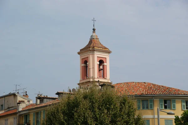 Een Schilderachtig Uitzicht Oude Klokkentoren Gebouwen Stad Nice Frankrijk — Stockfoto