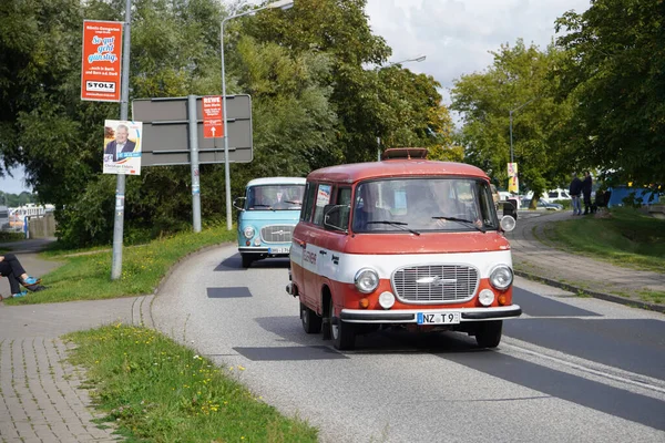 Ribnitzdamgarten Německo Srpna 2021 Řada Retro Veteránů Jedoucích Silnici Ribnitz — Stock fotografie