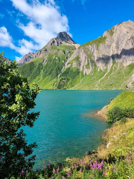 Una Bella Foto Lago Circondato Dalle Montagne Della Val Formazza — Foto Stock