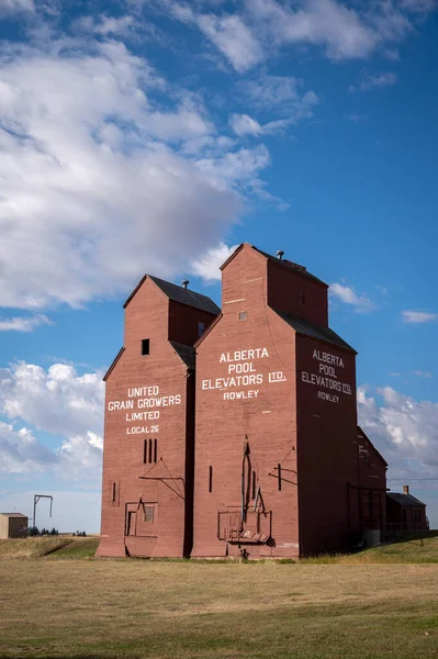 Rowley Canada Sep 2021 Vertical Shot Historic Wooden Grain Lift — стокове фото