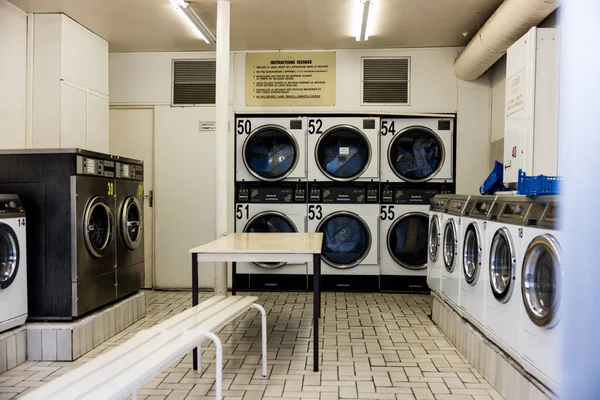 Paris France Aug 2021 Laundromat Interior Washing Machines — Stock Photo, Image