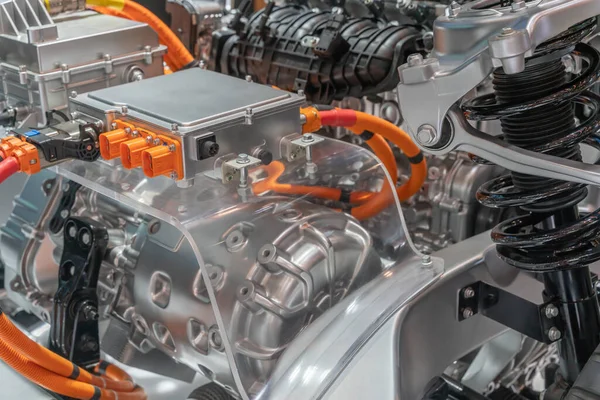 Detaljerad Närbild Elbil Motor Och Reservdelar Med Orange — Stockfoto