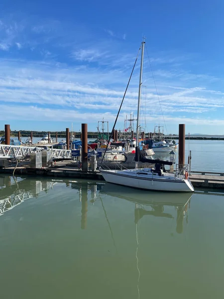 Picturesque View Port Dirty Water Boat Small Pon — Stock Photo, Image