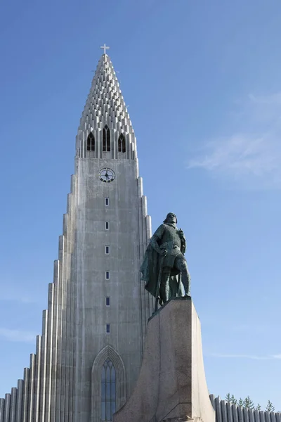 Vertical Shot Hallgrimskirkja Lutheran Parish Church Reykjavik Iceland — Stock Photo, Image