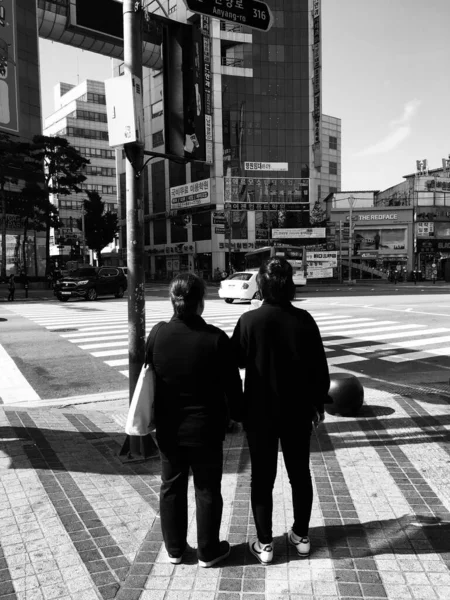 Seoul Korea South Oct 2019 Μια Οπίσθια Όψη Δύο Κορεατών — Φωτογραφία Αρχείου