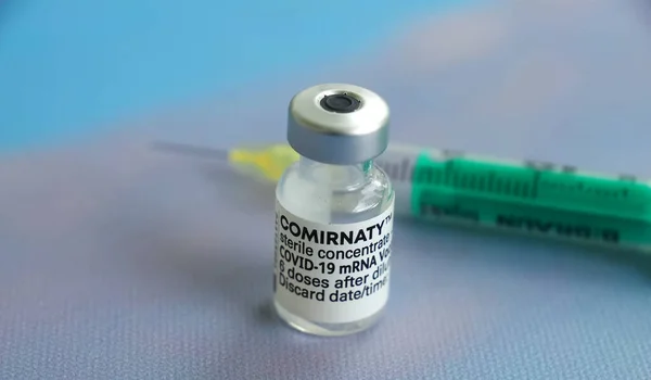 Grevenbroich Germania Jul 2021 Una Fiala Vaccinazione Obbligatoria Con Siringa — Foto Stock