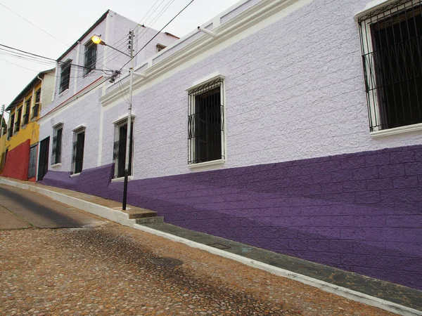 Una Hermosa Calle Con Edificios Coloridos —  Fotos de Stock