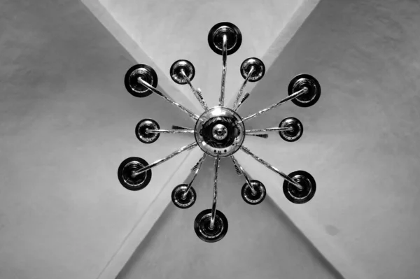 Grayscale Shot Modern Chandelier Hanging Ceiling — Stock Photo, Image