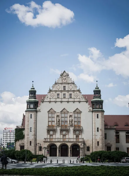 Poznan Poland 2016 Október Adam Mickiewicz Egyetem Épületének Homlokzata Poznan — Stock Fotó
