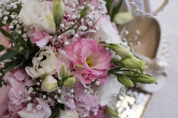 Egy Közeli Kép Menyasszonyi Virágokról — Stock Fotó