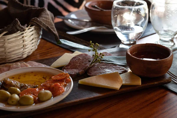 Desayuno Saludable Con Aceitunas Tomates Queso — Foto de Stock