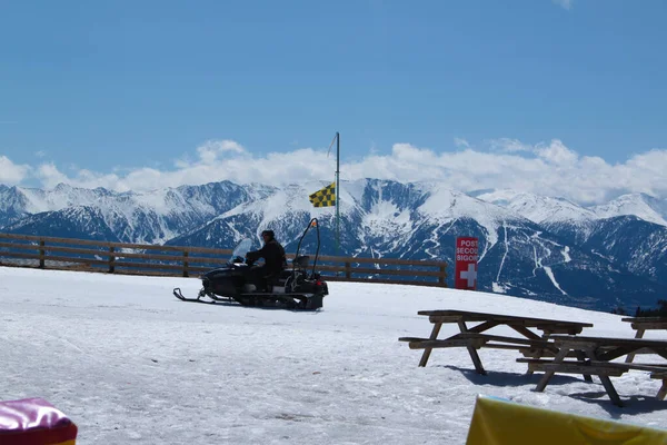 Languedoc Rosellon France Apr 2013 Male Working Snow Mobile French — Stock Photo, Image