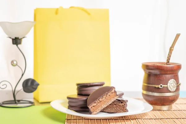 Alfajores Argentinos Tradicionais Com Chá Erva Mate Círculo Calabash — Fotografia de Stock