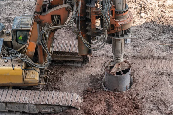 Een Zware Heimachine Die Een Gat Grond Maakt Een Bouwplaats — Stockfoto