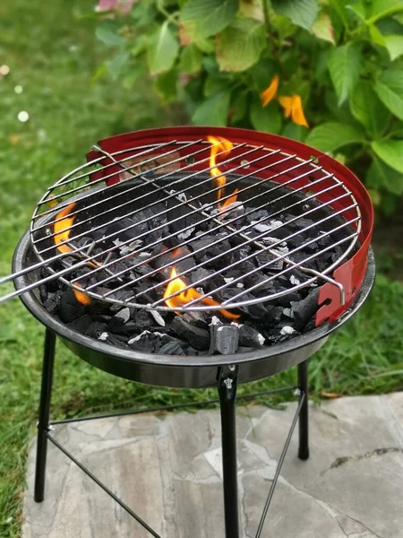 Vertical Shot Grilling Stand Garden — Stock Photo, Image