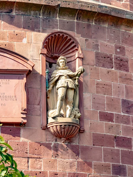 Plan Vertical Une Statue Sur Château Heidelberg Allemagne — Photo