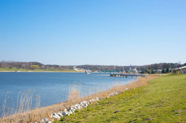 Het Groene Grasveld Aan Kust Van Malta Meer Poznan Polen — Stockfoto