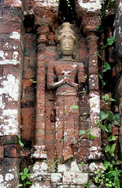 Кирпичная Статуя Индийского Бога Знаменитом Храмовом Комплексе Моего Сына Империи — стоковое фото