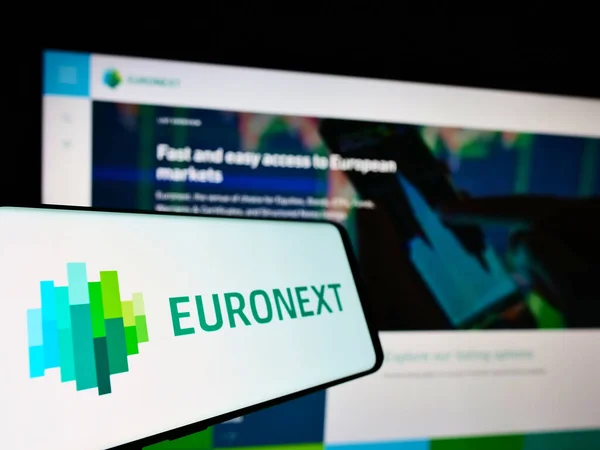 Stuttgart Deutschland September 2021 Handy Mit Logo Des Finanzdienstleisters Euronext — Stockfoto