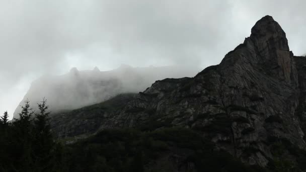 Hermoso Paisaje Montaña Con Nubes Fondo Naturaleza — Vídeo de stock