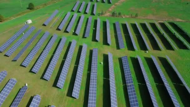 Solar Panel Station Installed Field Collect Solar Energy — Stock Video