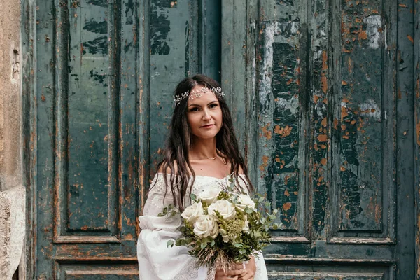 Retrato Cintura Para Arriba Novia Hermosa Vestido Novia Blanco Pie — Foto de Stock