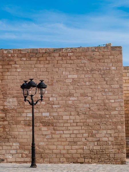 Den Yttre Väggen Den Stora Moskén Tegelvägg Med Tre Ljusa — Stockfoto