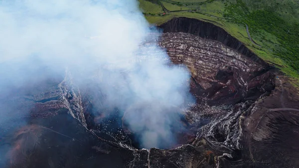 Una Toma Aérea Cráter Volcánico Activo — Foto de Stock