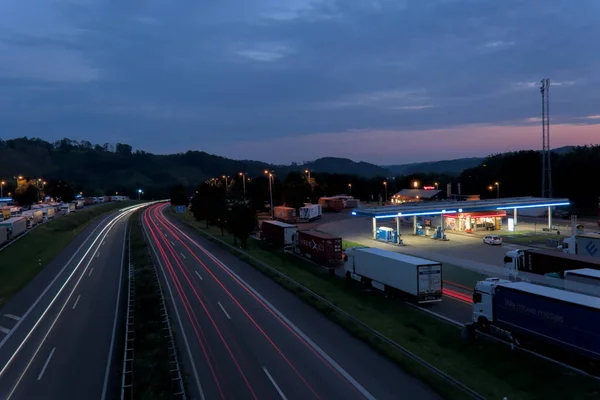 Overath Deutschland August 2021 Eine Langzeitbelichtung Einer Autobahn Und Einer — Stockfoto