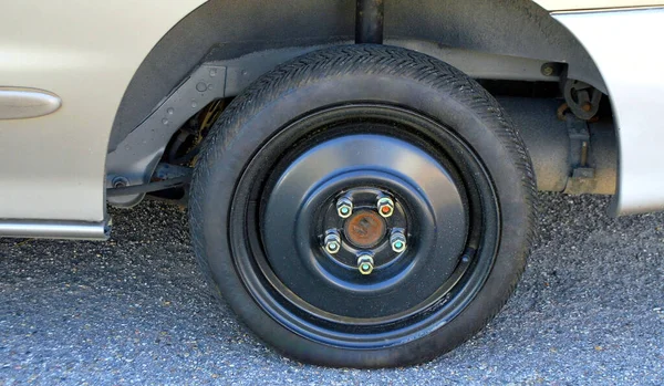 Closeup Shot Tire Silver Truck — Stock Photo, Image