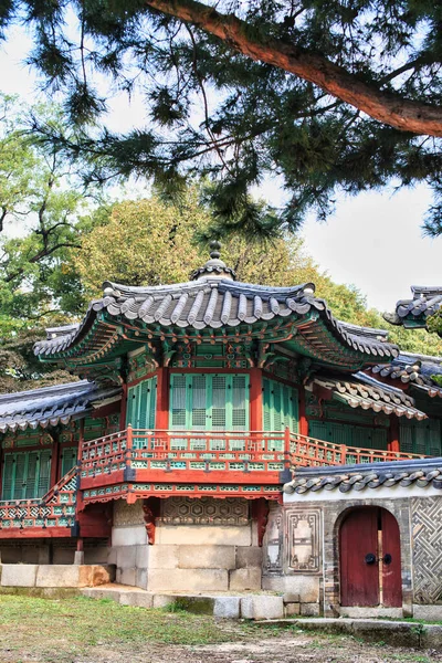 Ornate Edifici Tradizionali Coreani Nel Palazzo Reale Changdeokgung Seoul Corea — Foto Stock