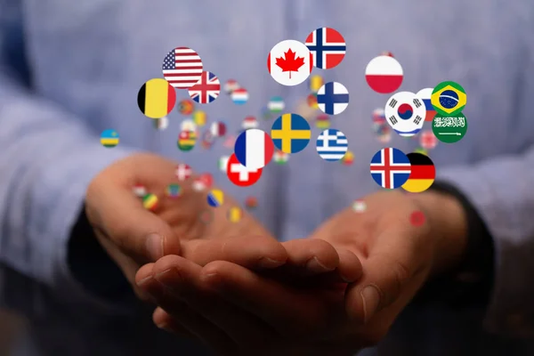 Uma Renderização Duas Mãos Segurando Bandeiras Países Internacionais — Fotografia de Stock