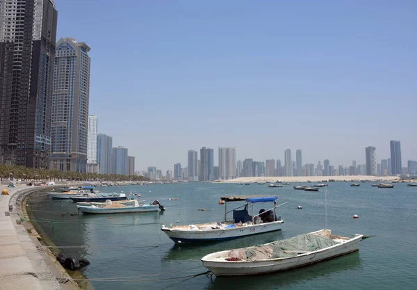 Sharjah United Arab Emirates Jun 2016 Små Fiskebåtar Förtöjda Viken — Stockfoto