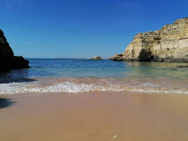 Пляж Жоао Аренс Португалии Солнечный День — стоковое фото